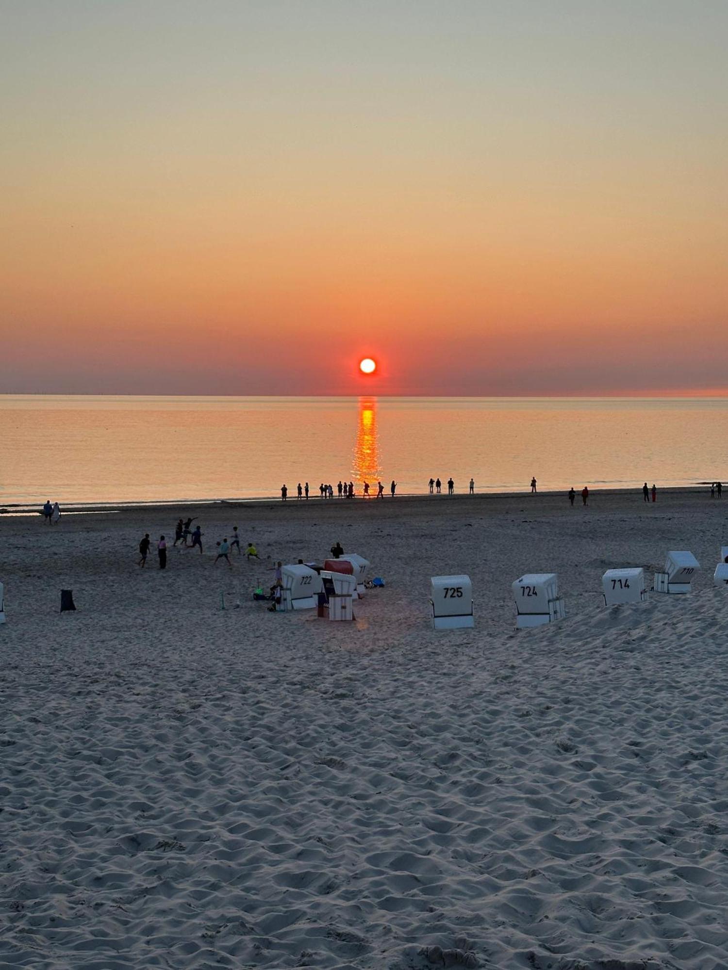 Strandkoenig-westerland-terrasse-mit-garten-strandnaehe-pkw-stellplatz * Westerland